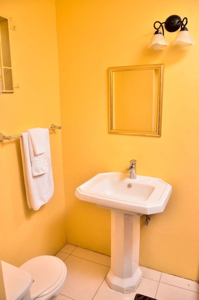 Kingston Sunset Guest Apartment I מראה חיצוני תמונה